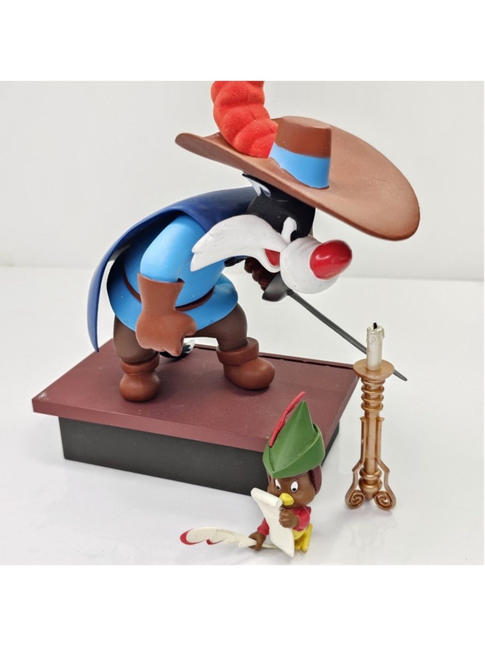 DC Direct Series 1 Looney Tunes The Scarlet Pumpernickel Slyvester Figure